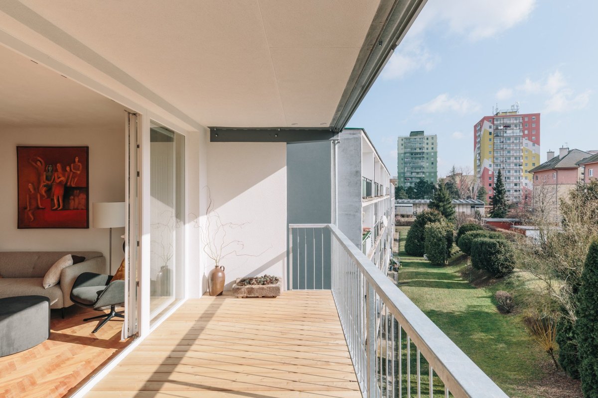 Finalista: re:architekti studio - Rozšíření lodžií panelového domu