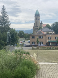 Narodil se tu František Palacký - socha "otce vlasti" stojí na návsi.