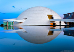 Národní museum Brasília, Oscar Niemeyer