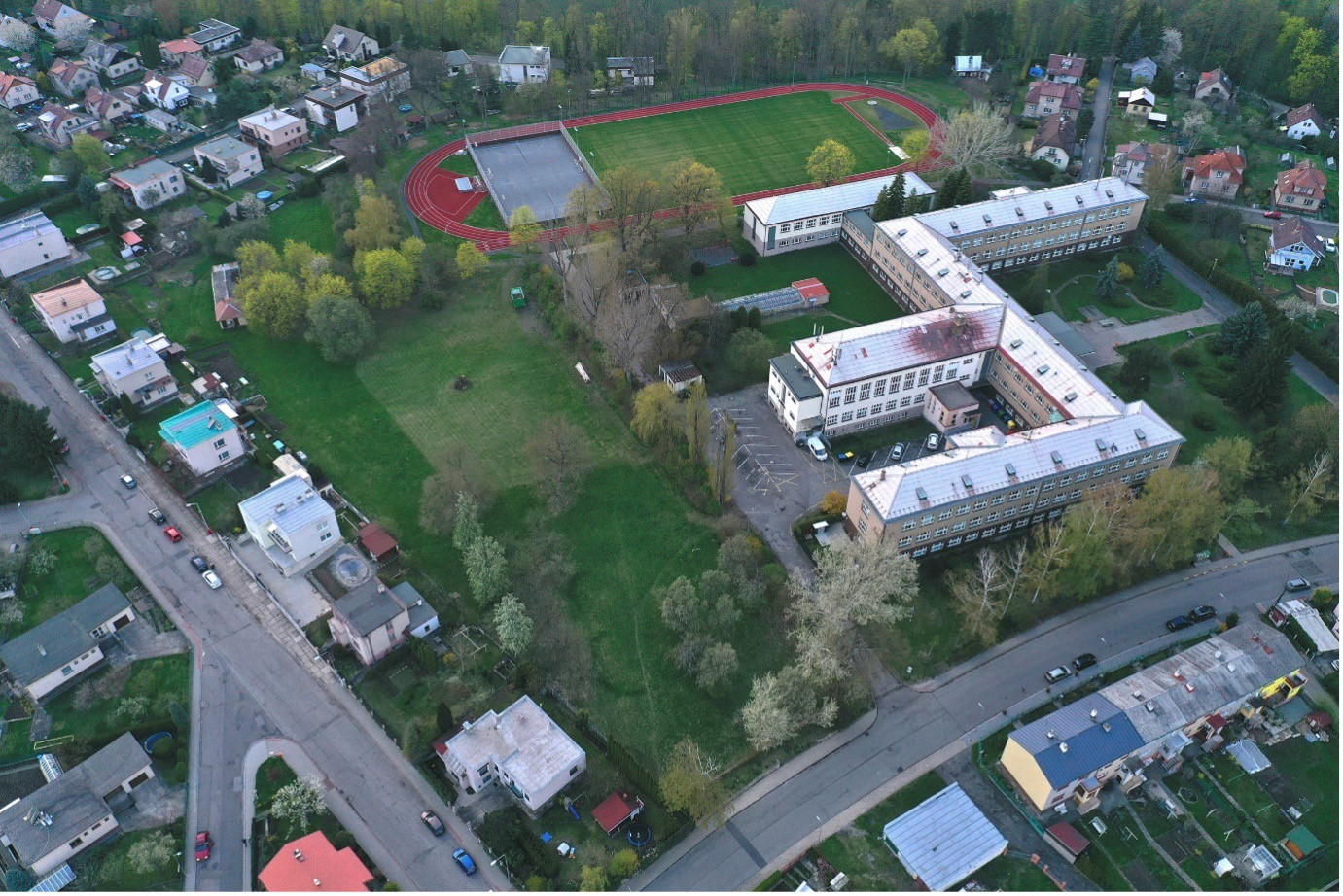 Stávající školní areál ve Studentské ulici v Mnichově Hradišti