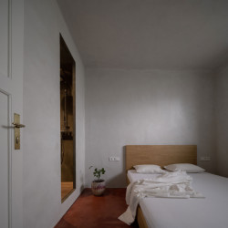 PROGRES ARCHITEKTI - Byt + byt: Na svém místě zůstaly dva rohové pokoje