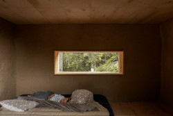 Útulňa pri Banskej Štiavnici, Ateliér HAUS / Miroslava Šestina, Tomáš Ružiak, Eva Šestina