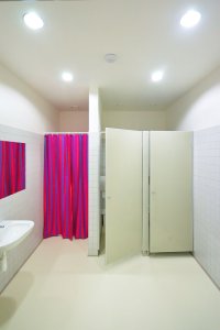 Architekt Ondřej Tuček, Přístavba a rekonstrukce obecní školy Hovorčovice – foto
