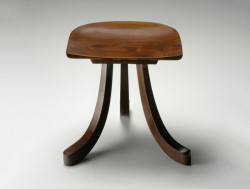 trojnožka z interiéru domu Hedviky Liebsteinové a Jana a Jany Brummelových, 1928, Adolf Loos