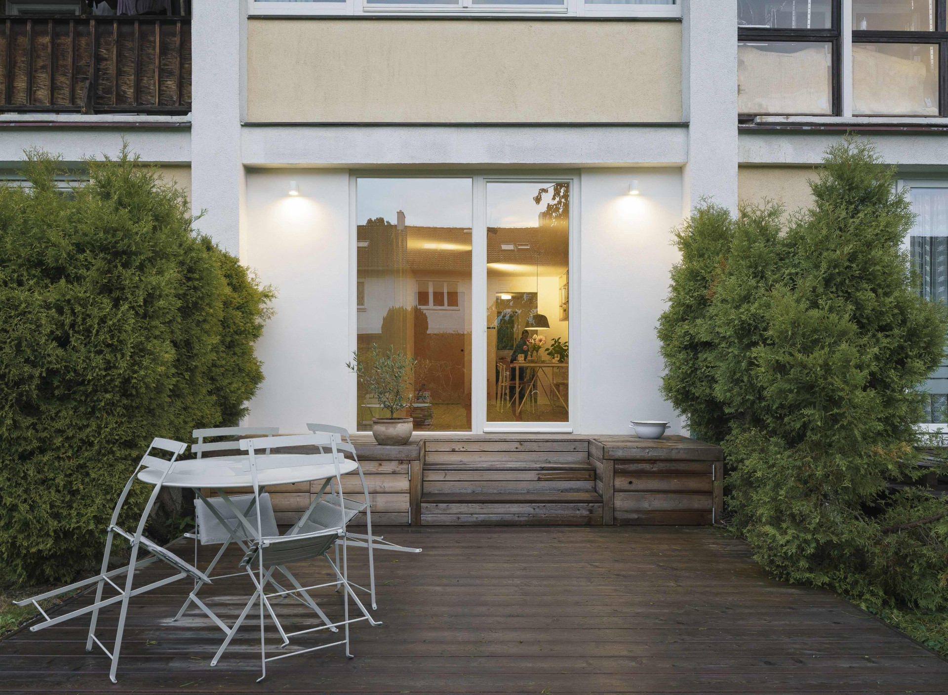 Dnes je to žádané bydlení, které lze dobře přizpůsobit dnešnímu životu. (Bydlení v řadovém domě v Praze-Strašnicích, BY architects)