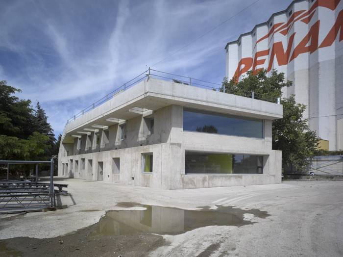 Administrativní budova ve Strančicích, Architektura s.r.o.