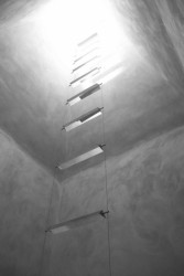 VÁCLAV CIGLER je sochař, architekt, grafik, pedagog, autor projektů v krajině a uměleckých intervencí v oblasti architektury architektury