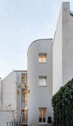 Rekonstrukce rodinného domu RK 17 na Praze 2 od Markéty Zdebské ze studia BY architects, realizace 2019