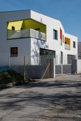 ateliér POVĚTROŇ, Řadové domy Fričova – foto