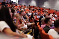 Konference se zúčastnilo na 220 účastníků z řad odborníků z různých oblastí vědy, průmyslu i technologií sdílelo své pohledy na to, jak může modularita proměnit budoucnost.