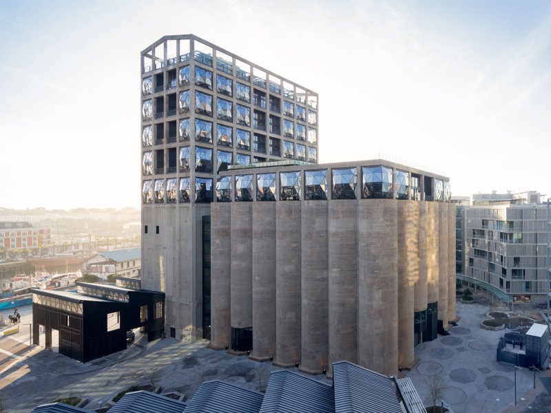V rámci večera vystoupí také architekt Štěpán Martinovský z londýnské architektonické kanceláře Heatherwick Studio, která stojí za