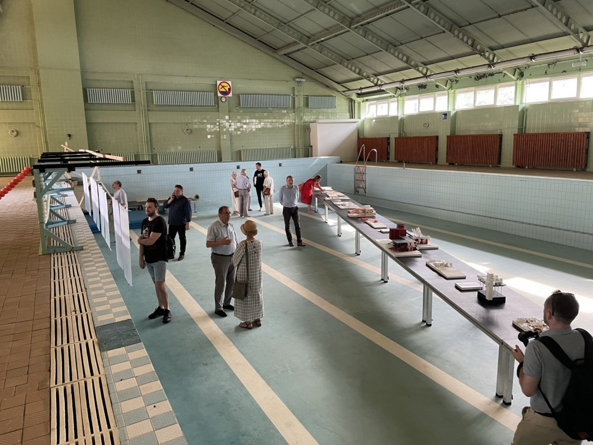 Výstavu studentských projektů VUT reagujících na klimatické změny je možné navštívit do konce srpna