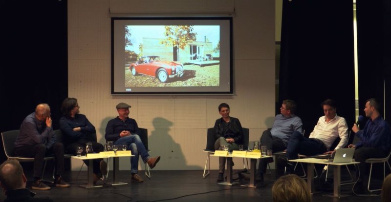 Diskuze ARCHITEKTI CZ ve Zlíně, zleva David Vávra, Marek Štěpán, Svatopluk Sládeček, Jitka Ressová, Kamil Mrva, Ondřej Chybík, moderátor Jaroslav Sládeček.