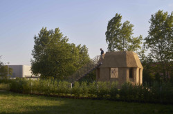 Nový zahradní domek Garden House od Tsuyoshi Tane ve Vitra Campus je postavený z udržitelných materiálů