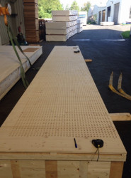 Na elementy je možné ve výrobě montovat i akustické panely