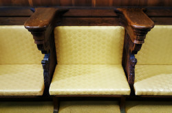 Úprava presbytáře katedrály sv. Víta, Václava a Vojtěcha v Praze, nová úprava potahů sedáků kanovnických lavic, ARN