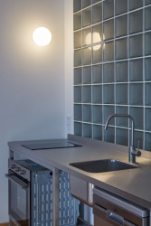 ... a základního vybavení, náklady nakonec dosáhly výšky 300 tisíc. - Byt v Praze na Letné, Prokop Hartl