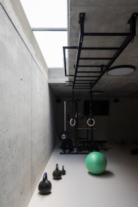 Přestavba řadového domu v Praze-Dědině od studia SOA architekti