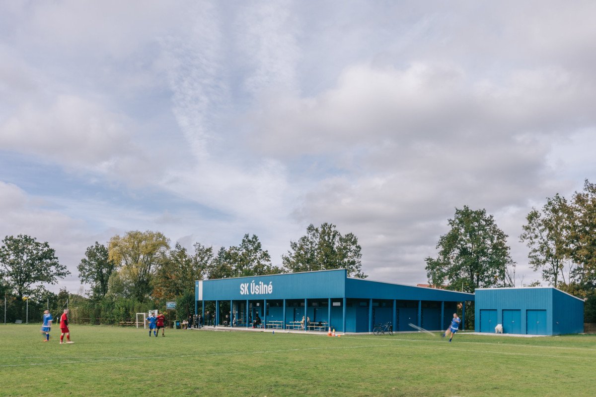 re:architekti, Fotbalový klub + zázemí / Altán v Úsilném (Komunitní centrum Úsilné), 2014–2024