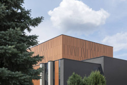 Košické studio DGA zrekonstruovalo budovu Rozhlasu a televize Slovenska v Košicích.