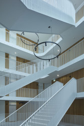 Uprostřed je atrium (Bytový dům Oliva, A69 architekti)