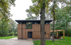 Architektka Tereza Čudová Ajmová zrekonstruovala dřevostavbu na Nymbursku.