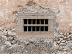 Hospodářská budova na hradě Uhrovec, Atelier ô / Martin Varga, Martin Kvitkovský, Pavol Pauliny