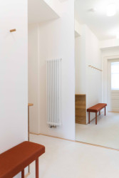 Interiér bytu A.4 od Barbory Kudelové z ateliéru HRA