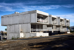 Fotografie z výstavby aktuálního projektu Divize 13 monolity HINTON - Sky City Villas v Záběhlicích