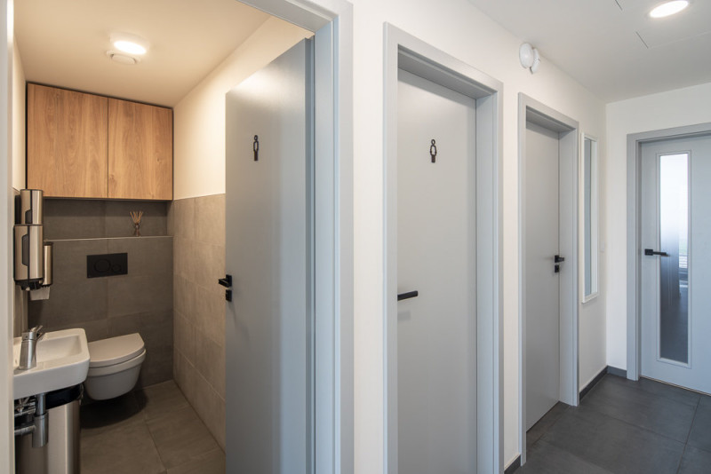 Komfortní zázemí výrobního areálu - interiér (Komerční dřevostavby od Eko Modular)