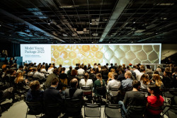 Slavnostní vyhlášení výsledků mezinárodní soutěže Model Young Package