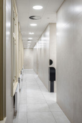 Plzeňské hlavní nádraží po rekonstrukci (na obrázku keramické obklady RAKO série Extra)