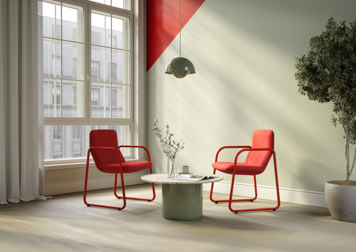 Křeslo Flexi Lounge od LD Seating, které navrhlo italské studio Orlandini Design.