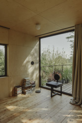 Dům z dvojice lodních kontejnerů