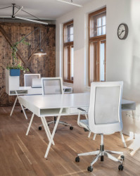 Mjölk architekti, Palmovka Jihlava / Rekonstrukce části průmyslového areálu Jihlavan, kanceláře – foto