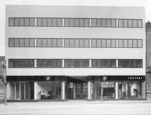 Obchodní palác Spojených UP závodů v Bratislavě, postavený podle návrhu architekta Jana Víška (1928–1929), zdroj: Muzeum města Brna