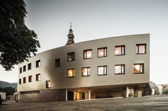 Architekti ze studia Nussmüller Architekten navrhli nové studentské koleje v rakouském Leobenu