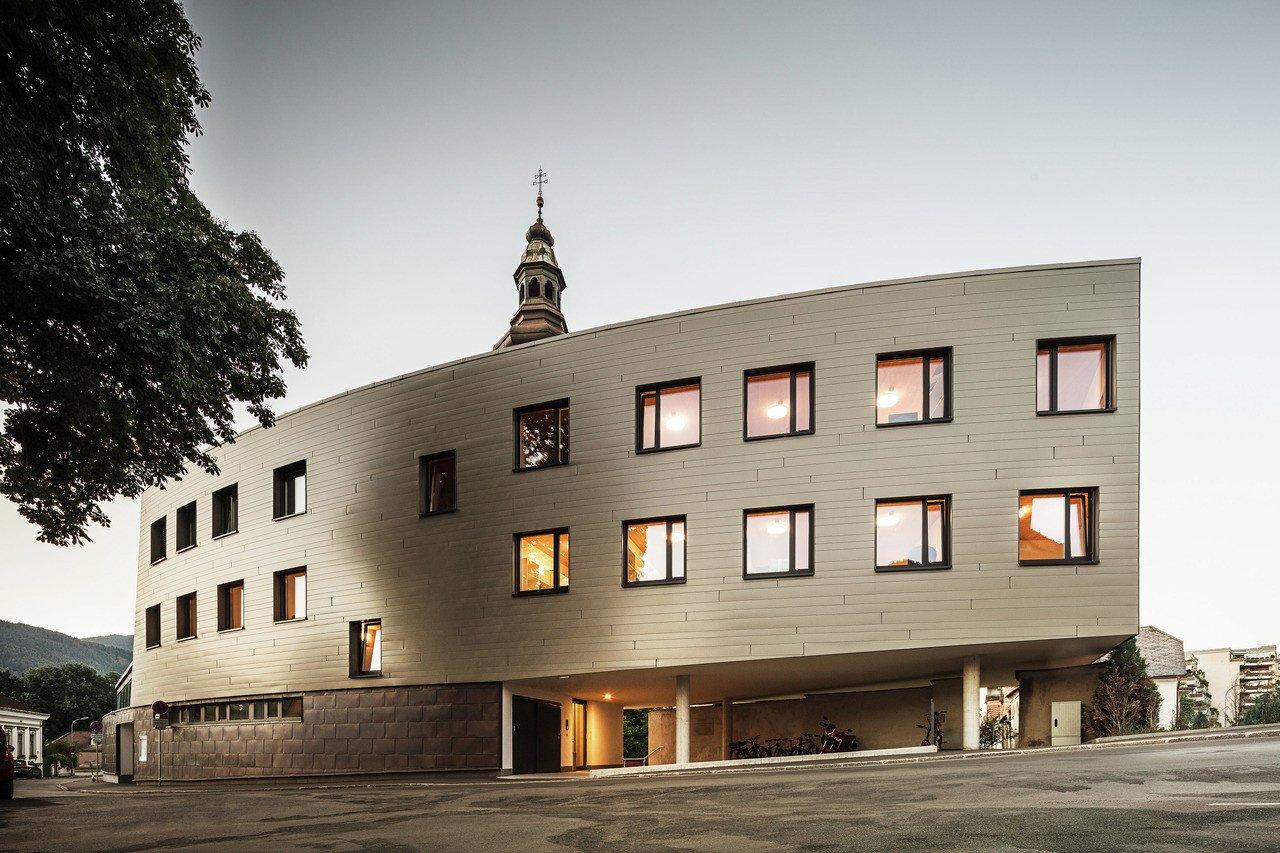 Architekti ze studia Nussmüller Architekten navrhli nové studentské koleje v rakouském Leobenu
