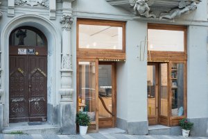 Monogram espresso bar, studio AEIOU