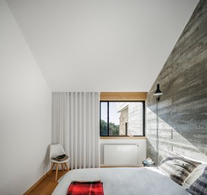 Casa NaMora v Portugalsku od Davida Bilo a Filipe Pina