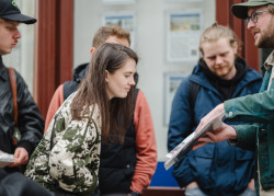 Komentované procházky architekta Jana Bureše a historika architektury Adama Štěcha odhalí svět pražských meziválečných činžovních domů.