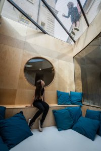 Světlo sem pouští velký světlík.(Nízkoprahový klub Relax,atakarchitekti)