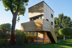 Dřevěný výměnek na Praze 4 od studia PRAJAGA