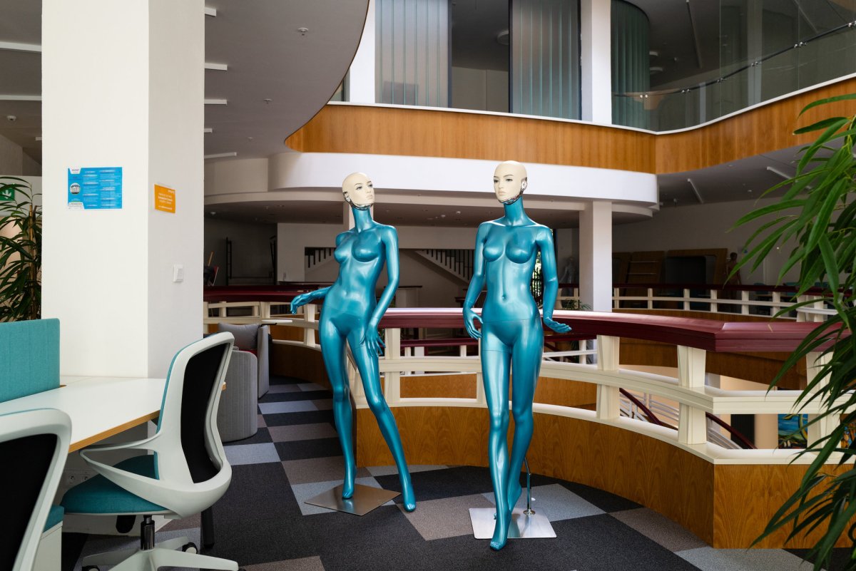 Coworking se nachází v prvním patře budovy B (Textilia – zreknstruovaná ikona Ostravy; Master Design)