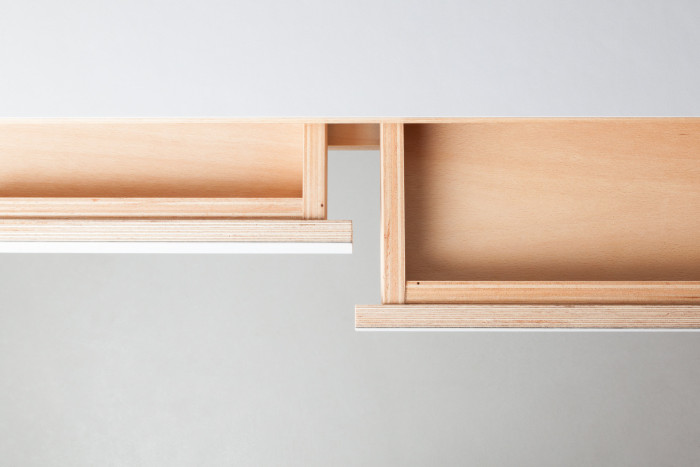 Výškově nastavitelný stůl TAK s úložným prostorem od PROFIL NÁBYTEK