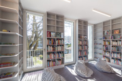 Je to tedy kontinuální prostor, velkoryse prosvětlený.