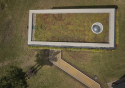 Tiny House ve výrobním závodu firmy Rigips navrhl student František Exner.