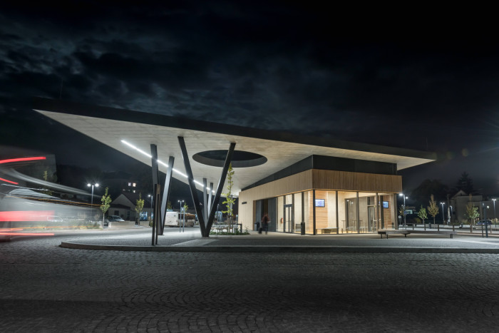 Studio Loca plan stojí za návrhem nového autobusového nádraží v malém městě Nová Paka