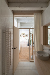 Rekonstrukce přízemního bytu, What architects