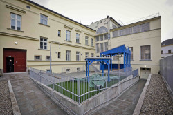 Vznikla tu nová pergola a pískoviště s kubistickými tvary